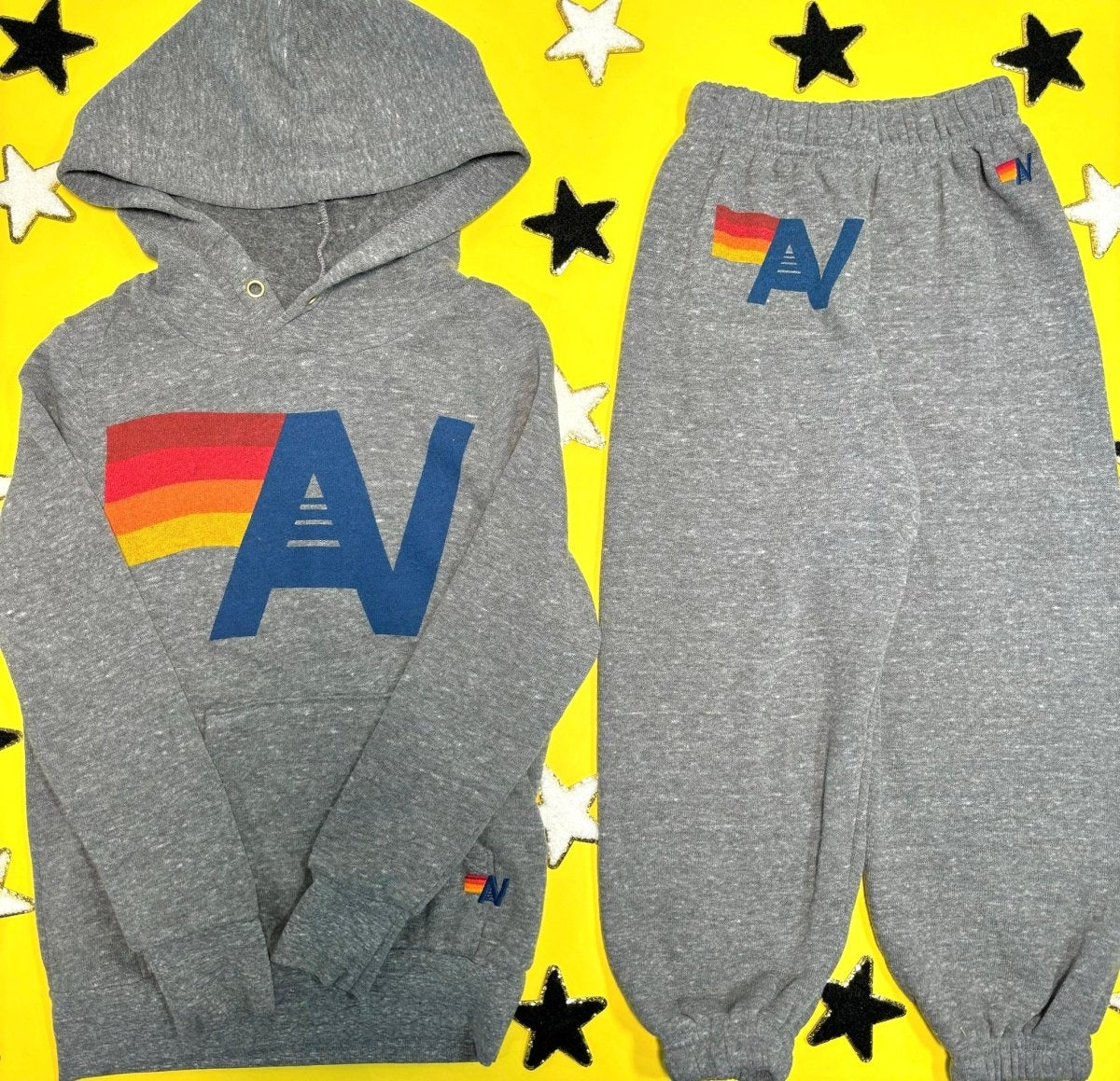 AV LOGO HOODIE - HOODIES