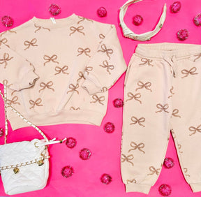 BOWS SWEATSHIRT AND SWEATPANTS SET - RYLEE + CRU