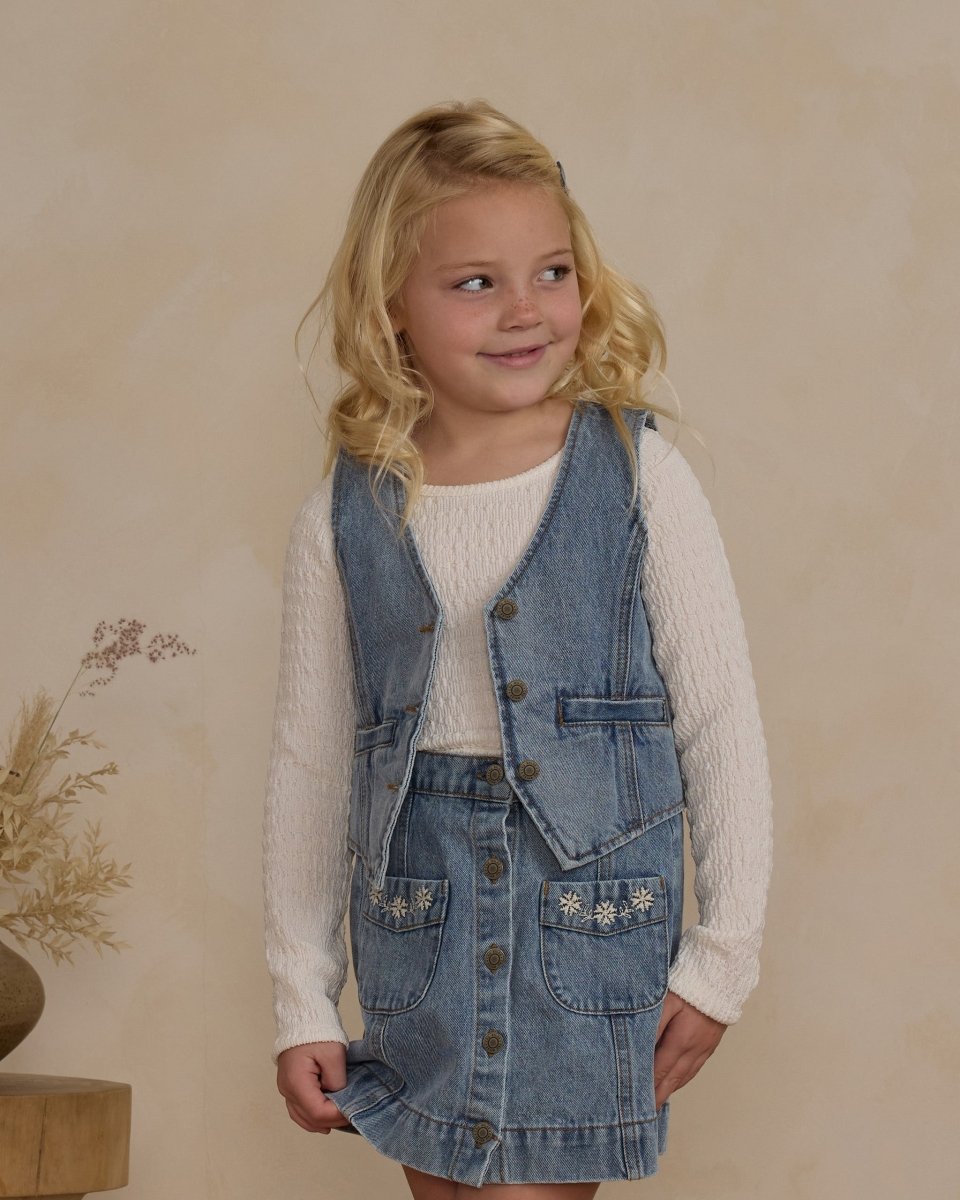 FLOWER DENIM VEST - RYLEE + CRU