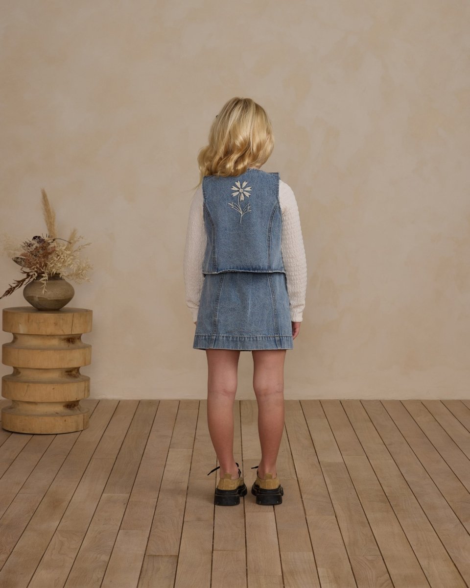 FLOWER DENIM VEST - RYLEE + CRU