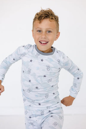 MAVERICKS PEACE SIGN LONG SLEEVE PJS BOYS - ESME